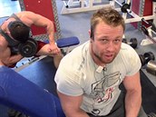 Filip Grznár se dá oznait za jakéhosi krále eských fitness youtuber. Nkteí...