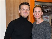 Adéla Banáová a její manel Viktor Vincze mají problém.