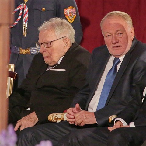 Jan Skopeek a Ludk Sobota dostali oba od prezidenta Zemana medaili za zsluhy.
