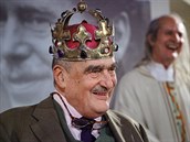 Karel Schwarzenberg byl korunován na krále pravdy a lásky.