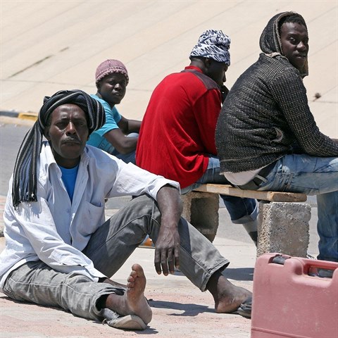 Migranti touc po azylu.