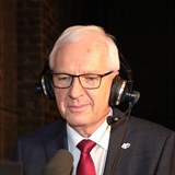 Jiří Drahoš postoupil do druhého kola přímé volby prezidenta.