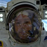 Zbry francouzskho kosmonauta Thomase Pesquta z ISS povauj nkte jeho...