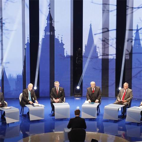 Debata prezidentskch kandidt na T se symbolem Hradu na pozad. Kdo bude jeho nov pn?