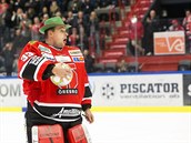 Slovenský branká Július Hudáek. To je nejvtí hokejový showman.