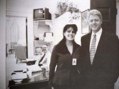 Monica Lewinská na fotce s tehdejím milencem, prezidentem Billem Clintonem.