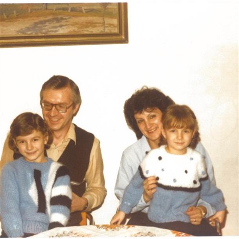 Drahoovi s dcerami Radkou a Lenkou.