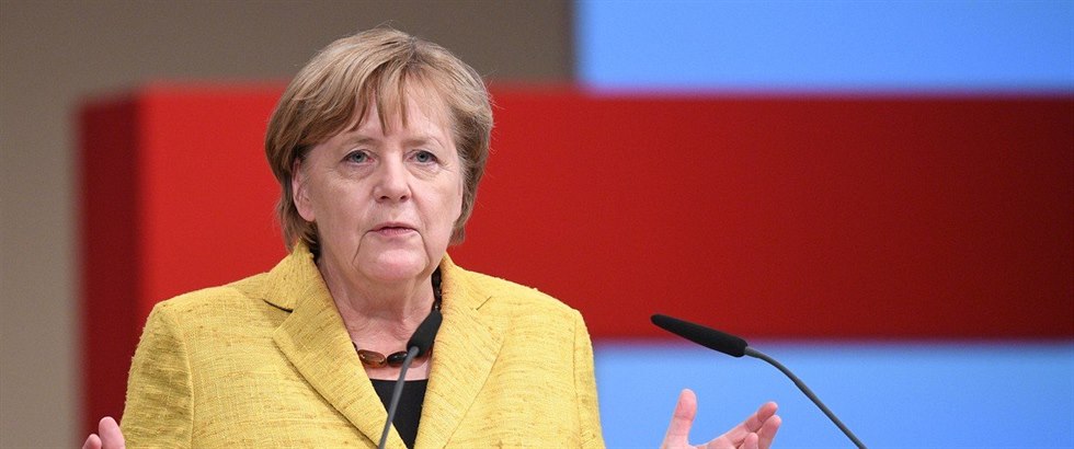 Tají snad nco Merkelová?