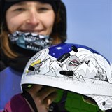 Snowboardistka rka Panochov m pro olympidu pipravenou originln pilbu....