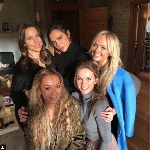 Spice Girls po �esti letech pohromad� a u� je z toho skand�l.