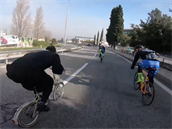 Kn�z si to v San Marinu rozdal v profesionálními cyklisty.