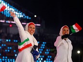 Íránské eny v olympijském prvodu.