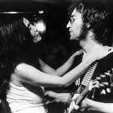 Po seznmen s Yoko John Lennon prohlsil, e teprve poznal, co je to lska.