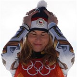 Ester Ledecká nevěří, stala se olympijskou vítězkou ve sjezdovém lyžování.