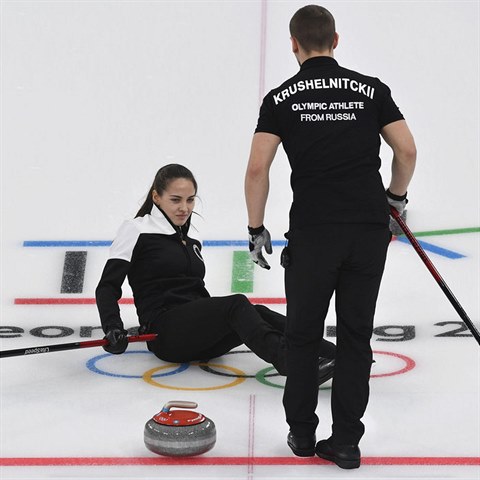 Alexandr Kruelnickij zskal bronz v curlingu se svoj manelkou.