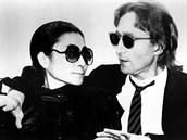 Yoko s Johnem mají syna Seana.