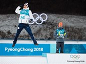 Stíbrný olympijský medailista Michal Krmá slaví ivotní úspch.