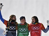 Eva Samková (vpravo) ve spolenosti tí nejlepích závodnic olympiády ve...