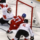 Martin Růžička dává první český gól do sítě Kanady.