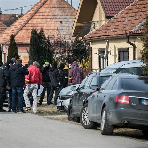 Vyetovatel na mst zloinu. Slyel nkdo ze soused stelbu?