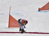 Ester Ledecká v cíli paralelního obího slalomu.