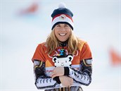 Ester Ledecká bude dál závodit na lyích i snowboardu.
