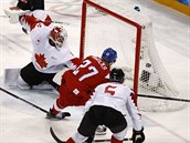Martin Rika dává první eský gól do sít Kanady.