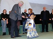 Dcerky Jiího Menzela pevzali za nj cenu Berlinale Camera.