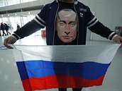 Ruský fanda si na triku pivezl i prezidenta Vladimíra Putina.