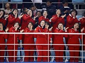 Dokonale secviené roztleskávaky ze Severní Koreje se staly atrakcí olympiády.