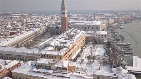 Benátky pokryl sníh a vypadají kouzeln.