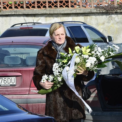 Na poheb dorazila i Zlatica Kunrov, matka Jnovy snoubenky Martiny, jej...
