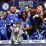 Na snmku legendrn sestava Chelsea, kter se v sezon 2004-2005 postarala o...