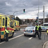 Na mst zasahovalo nkolik zchran a policist.