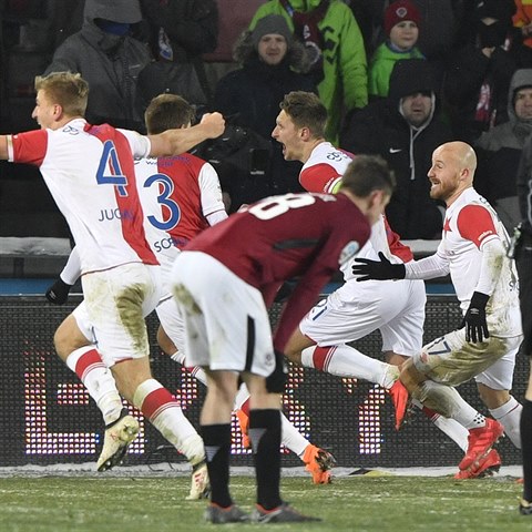 Slvista Milan koda promnil penaltu a srovnal stav derby na 3:3.