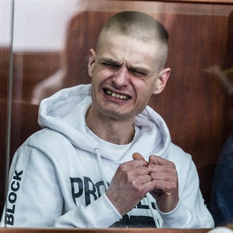 Slzy štěstí. Tomasz Komenda seděl 18 let za vraždu, kterou nespáchal. Soud ho...