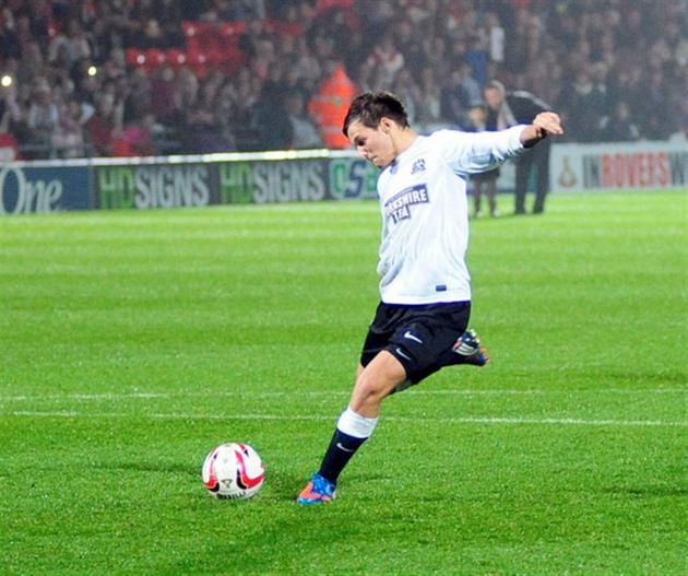 Louis fotbal zbouje.
