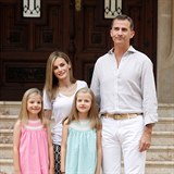 Španělský následník trůnu princ Filip s chotí Letizií a dcerami Leonor a Sofií.