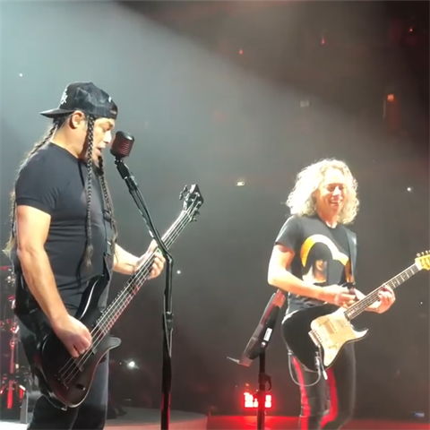 Metallica si st�ihla p�se� od Ivana Ml�dka Jo�in z ba�in.