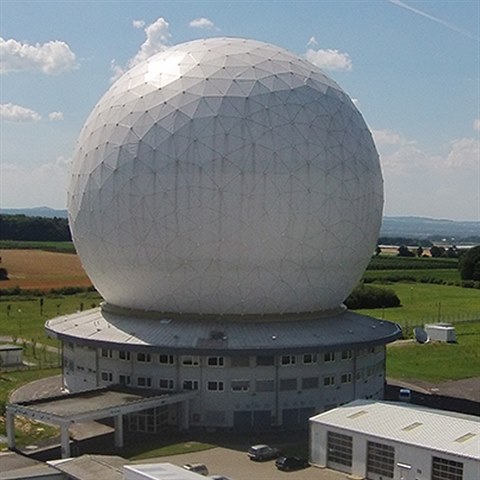 Radarov teleskop TIRA v Nmecku.