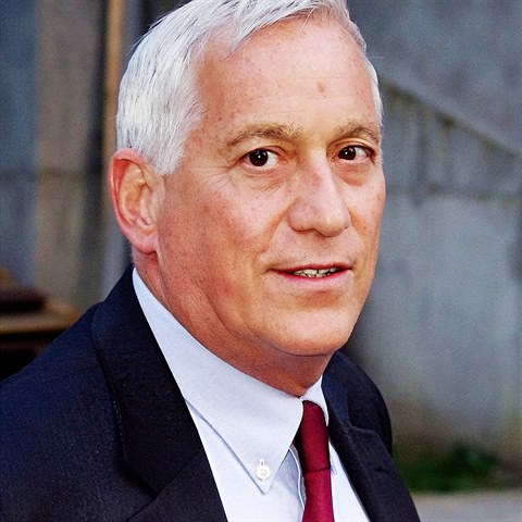 Americk spisovatel a novin, bval f CNN a editor Time Walter Isaacson.