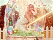 Miley se labunicky zakusuje do mrkve.