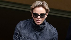 Monacká kn�na Charlene a dvoj�ata princ Jacquese a princezna Gabrielle.