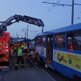 VOstrav-Porub se stetla tramvaj pi cvin jzd s linkovm autobusem.