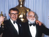 Milo Forman a Saul Zaentz na snímku z pedávání Oscar v roce 1985