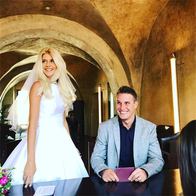 Manel Dopitovi.Svatba probhla na gotick kapli Staromstsk radnice za...