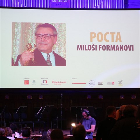 Pocta Miloi Formanovi.