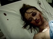 Terezu ve videoklipu srazí auto a krásná dívka skoní v nemocnici, kam za ni...