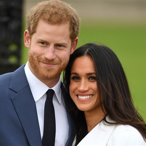 Hereku Meghan Markleovou Britnie pijala mnohem lpe ne Wallis Simpsonovou.