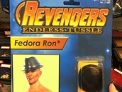 Ron sice není souástí balení, ale nákupem této hraky získáte Ronv klobouk.